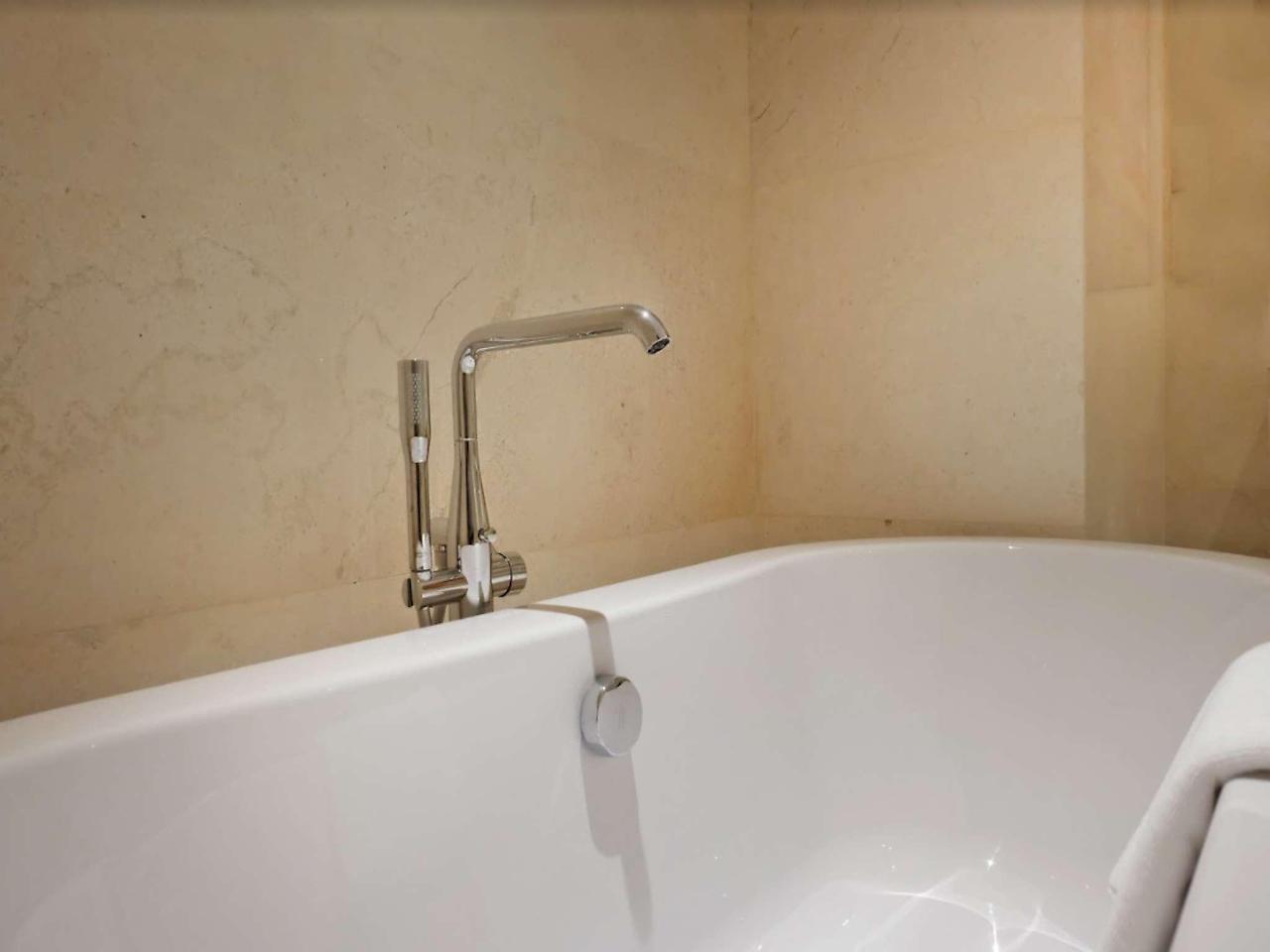 Goodrich Suites, Giacarta Esterno foto
